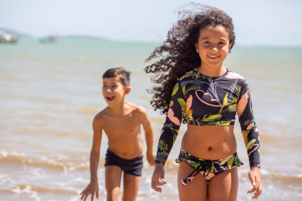 biquíni infantil confortável é na Pitanga moda praia